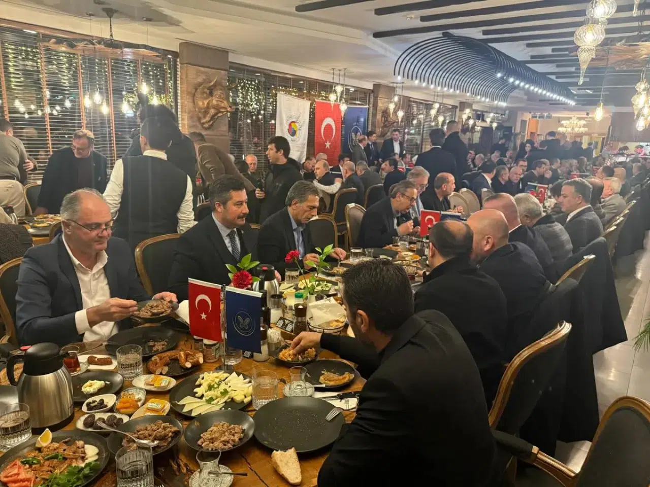 Bursa protokolünü buluşturan sahur 13
