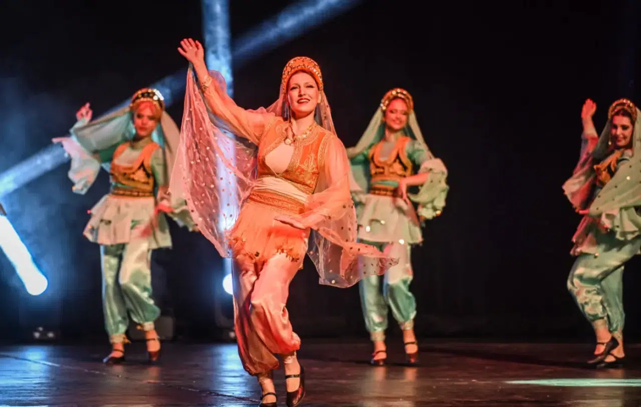 Karagöz Halk Dansları'ndan Bursa'da muhteşem final 8