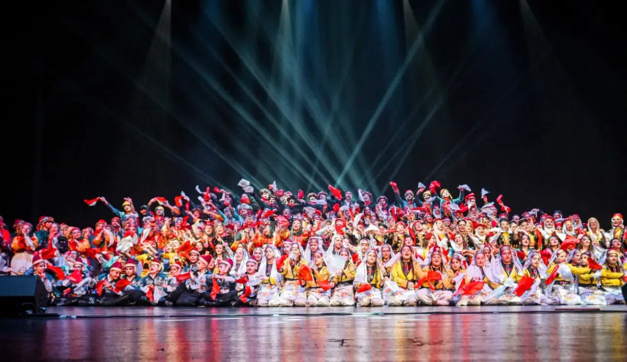Karagöz Halk Dansları'ndan Bursa'da muhteşem final 3