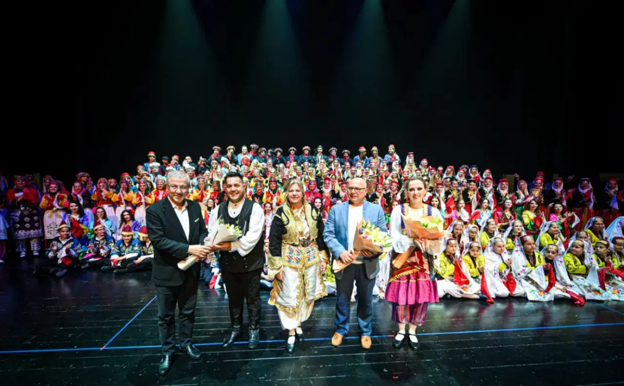Karagöz Halk Dansları'ndan Bursa'da muhteşem final 4