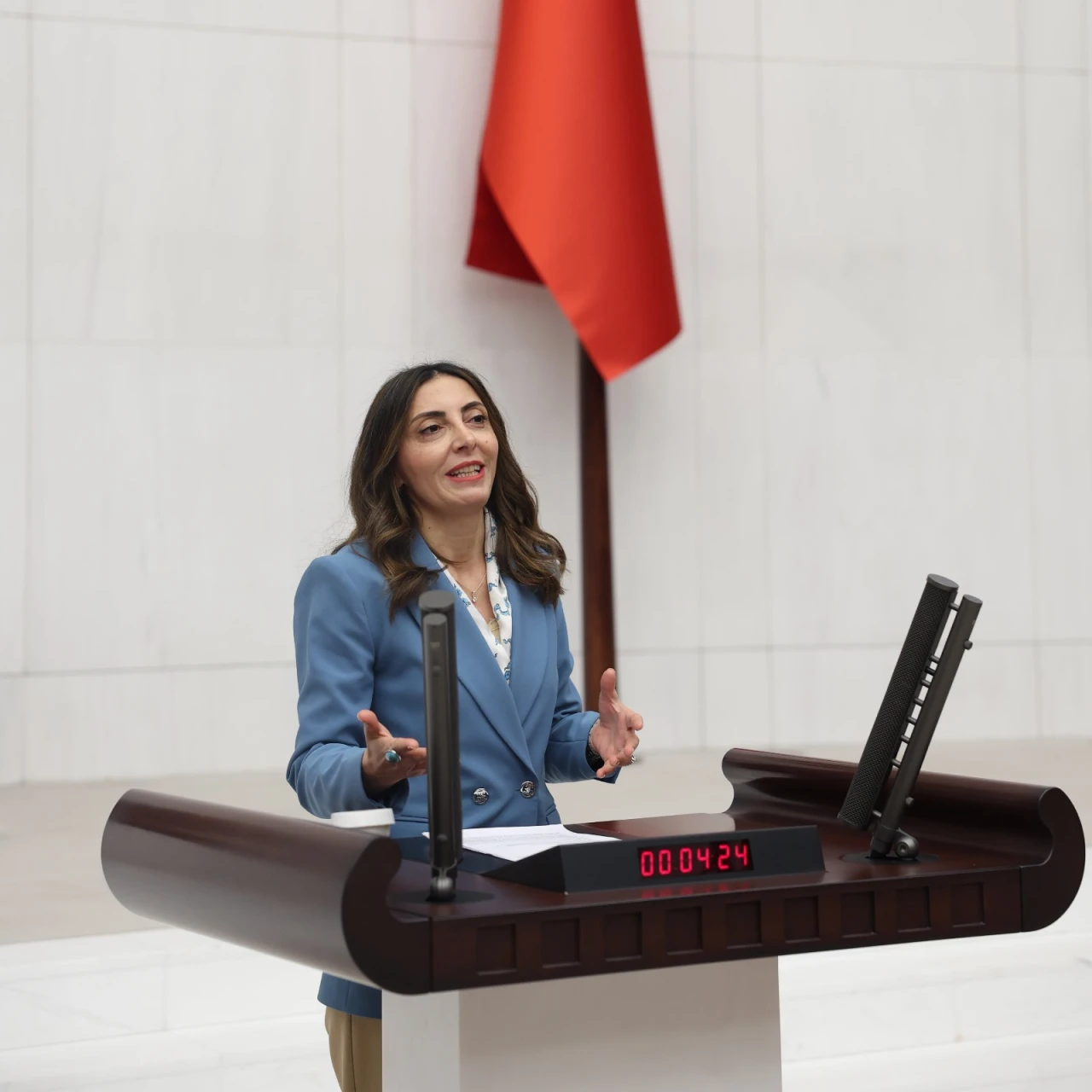 Kayışoğlu: “Kültür ve sanatla mekân ve zamanı aşabiliriz”