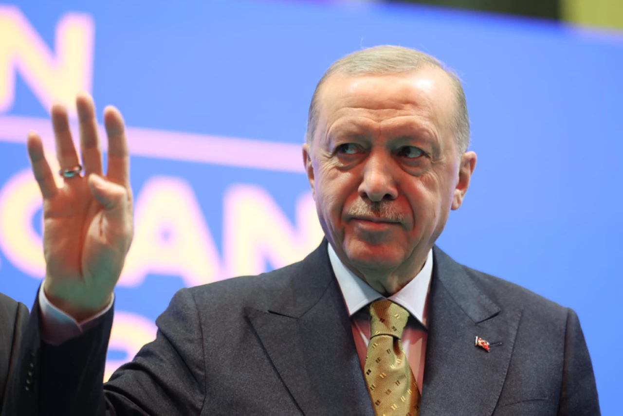 Erdoğan: "Tüm Türkiye'yi bir  bütün olark kucaklayacağız"
