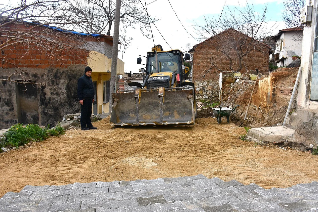 Gemlik'te yollar yenileniyor