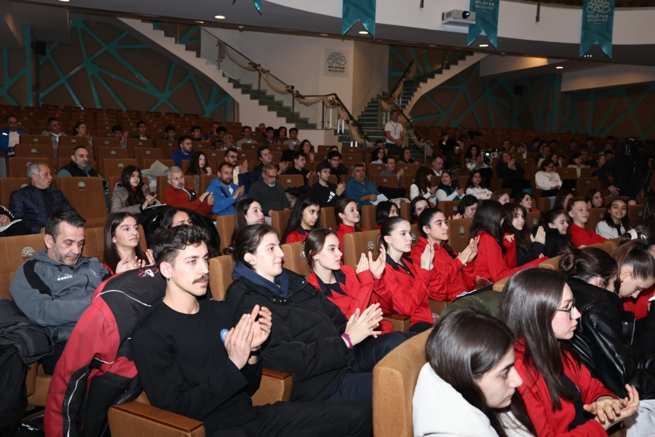 Nilüfer’de sporculara sağlıklı bilgiler