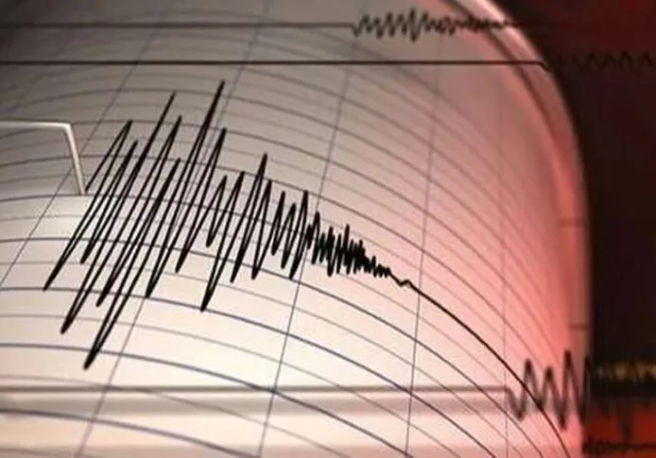 Ege'de korkutan deprem