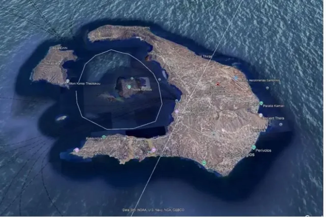 Beşik gibi sallanan Santorini'de OHAL ilan edildi!