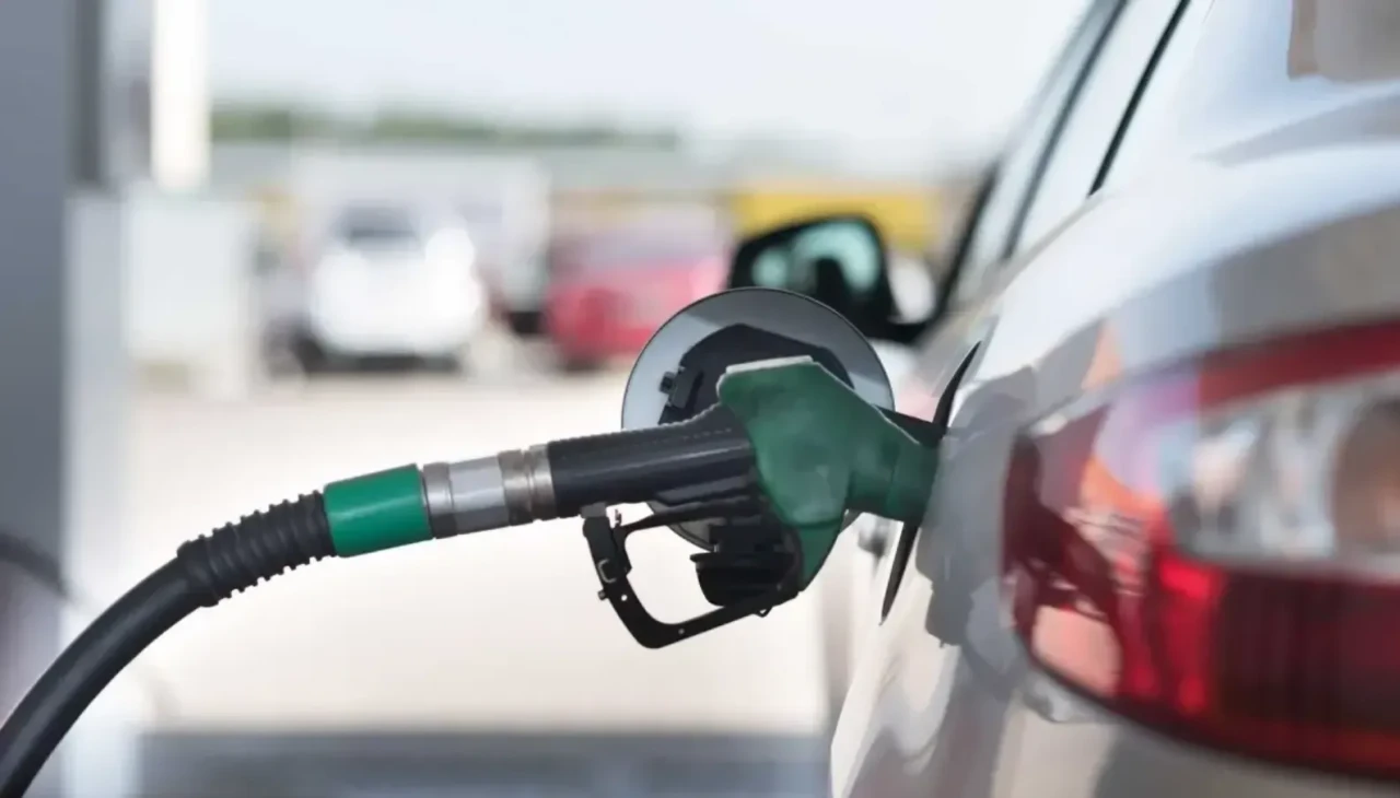 Benzine büyük indirim motorinde düşüş yok!