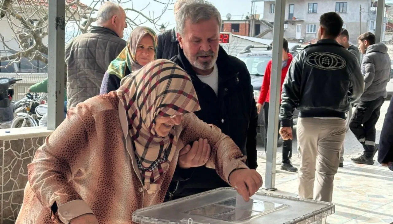 CHP'de önseçim yoğun katılımla gerçekleşti