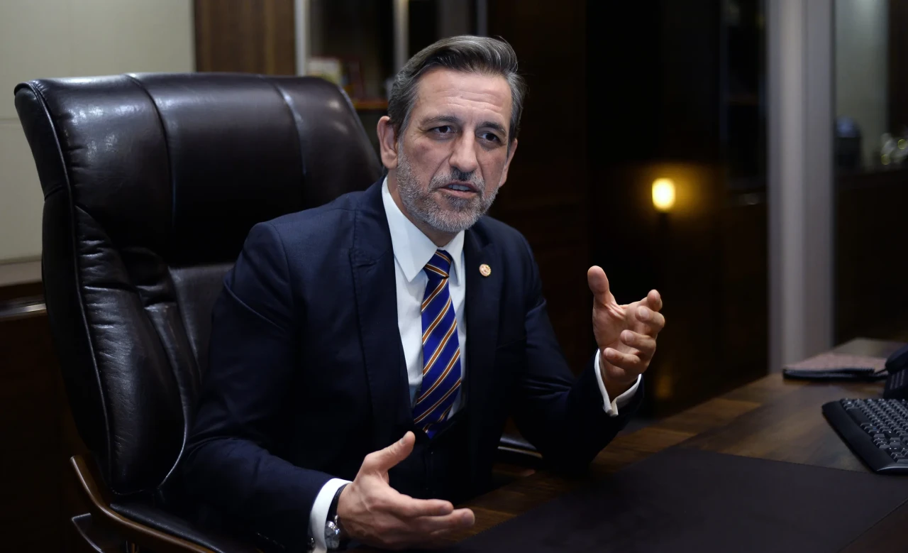 Burkay: "Şirketleri hedef  göstermek ekonomiye zarar verir"