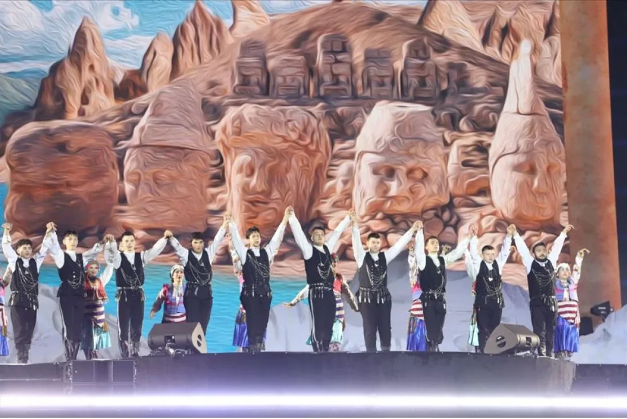 İnegöllü dansçılar Kazakistan'da sahne aldı