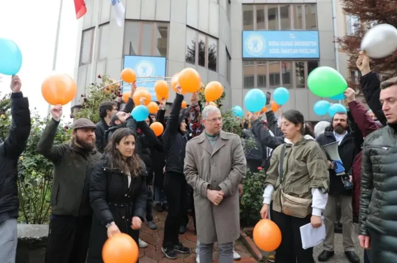 Mudanya'da 'balonlu' eylem