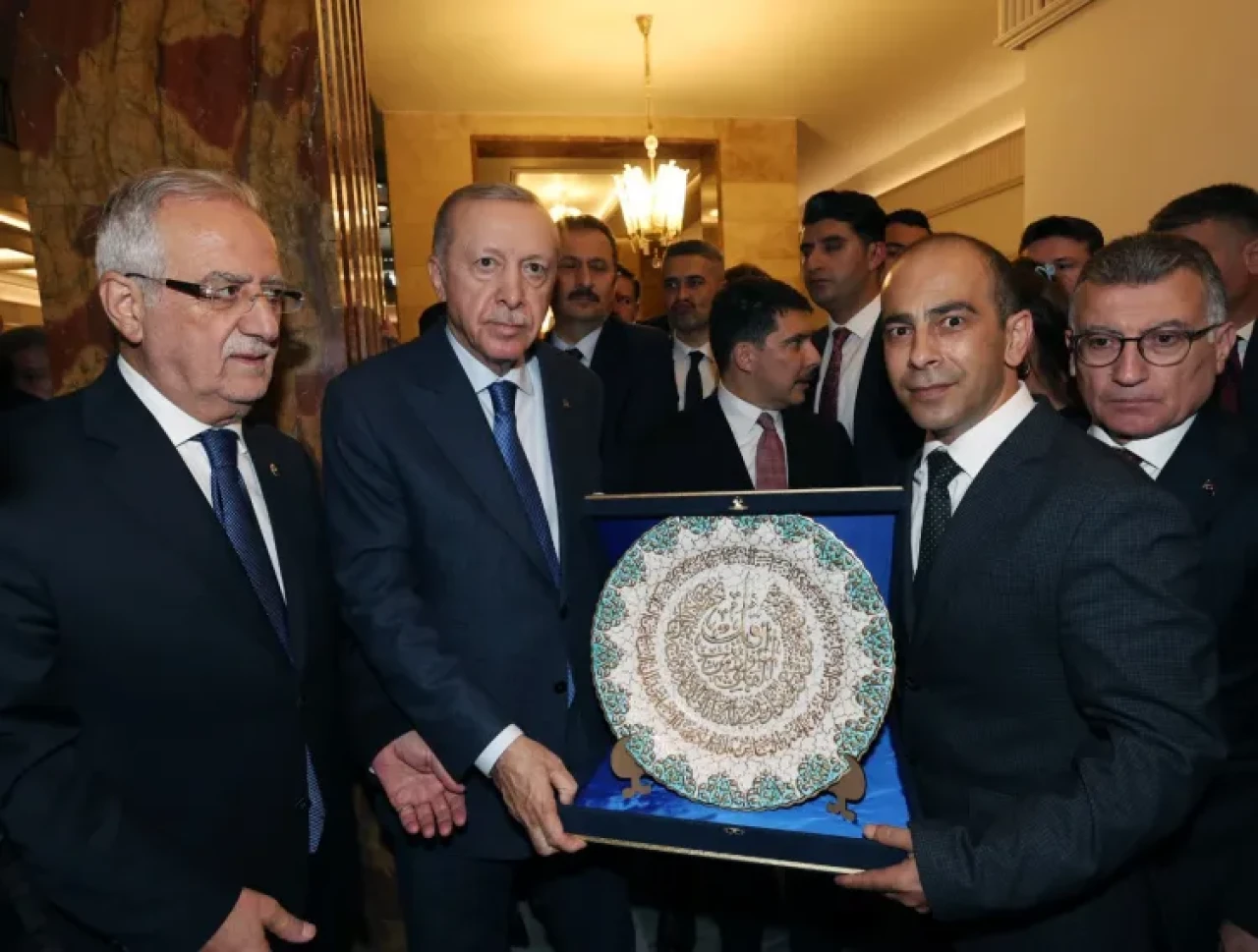 Cumhurbaşkanı Erdoğan’a İGF’den çini PRT