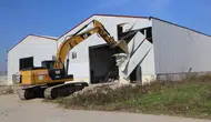 Nilüfer'de iki kaçak iş yeri yıkıldı