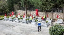 Şehitliklerde temizlik yapıldı