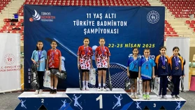 Osmangazili badmintoncular  kupaları topladı