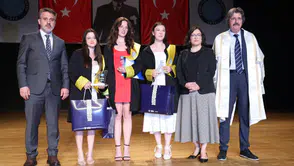 Biba mezun olduğu okulda genç mimarları yalnız bırakmadı