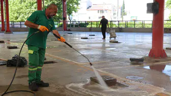 Osmangazi'de kurban kesim alanları temizleniyor