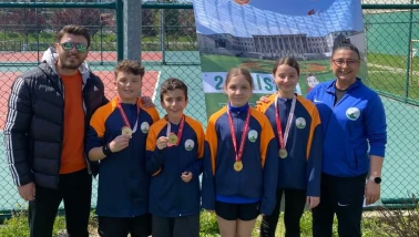 Osmangazili sporcular kortta parladı