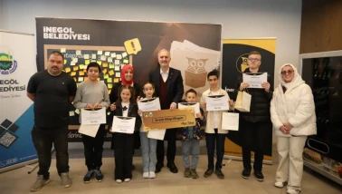 İnegöl'de kütüphane müdavimlerine ödül