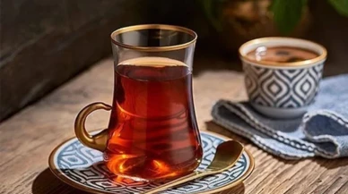 Çayı ve kahveyi şekerli içenlere diş uyarısı!