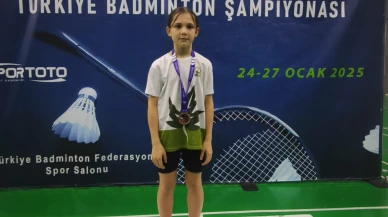 Osmangazili genç badmintoncu kürsüye çıktı