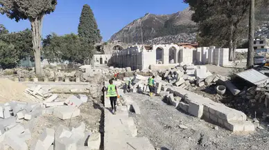 7 asırlık cami  ayağa kalkıyor