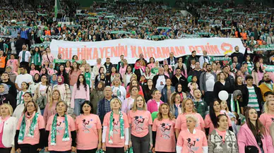 Yeşil beyaz tribünlerde pembe farkındalık