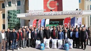 Mustafakemalpaşa'da üreticiye çim desteği
