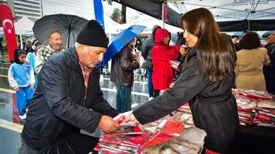 Cumhuriyet coşkusu Bursa'da evlere taşıyor