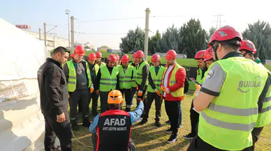 BURULAŞ'ta afet eğitimi! Çadır kurmayı öğrendiler