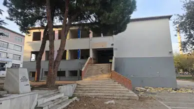 Bursa'da bir okul daha yıkılıyor