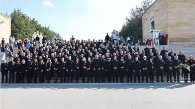 Bursa Büyükşehir siyahlarla Ata'nın huzurunda