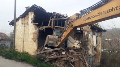 Osmangazi'de metruk bina temizliği