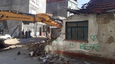 Osmangazi’de metruk bina yıkıldı