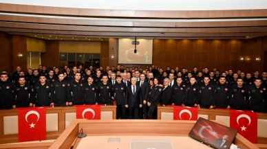 Büyükşehir'de yeni memurlar yeminle göreve başladı