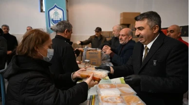 Başkan Yılmaz iftar çadırında vatandaşlarla buluştu