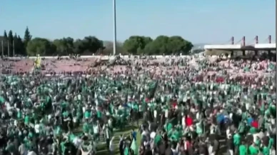 Bursasporlu taraftarlar sahaya girdi!