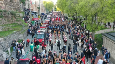 Fetih coşkusu Bursa sokaklarına sığmadı