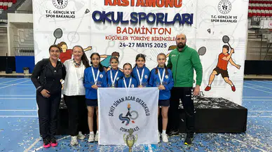 Osmangazili badmintoncular namağlup şampiyon oldu