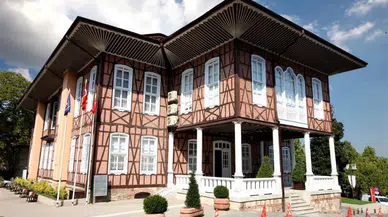 Vakıflar, Tarihi Belediye Binası'na kira istiyor!