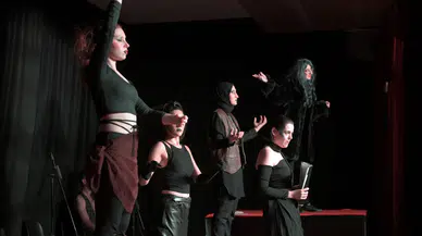 ‘Tersine Dünya’ Osmangazi’de  tiyatroseverlerle buluştu