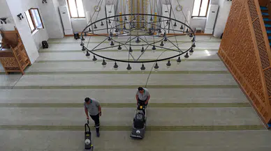 Osmangazi’deki camilerde bayram temizliği