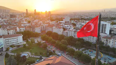 Yıldırım şanlı al bayrakla donatıldı