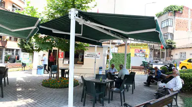 Emeklilere burada çay 5 TL!