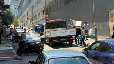 Kaldırımdaki masa ve sandalyeler kaldırıldı