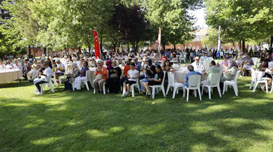 Bursa'da glütensiz dürüm ikram edildi