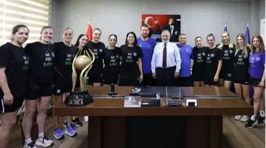 Büyükşehir Belediyespor'da imzalar atıldı