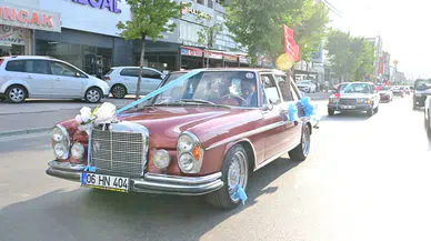 Yıldırım'da klasik araçlarla sünnet konvoyu