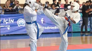 Yıldırım karatede madalyaları topladı