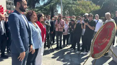 CHP Bursa'dan102'nci yıl çelengi